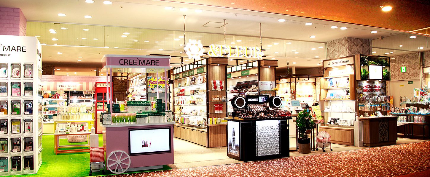 コスメ まとめ売り デパコス 百貨店 cosme TOKYO に潜入取材！日本最大級のコスメ殿堂はホスピタリティが